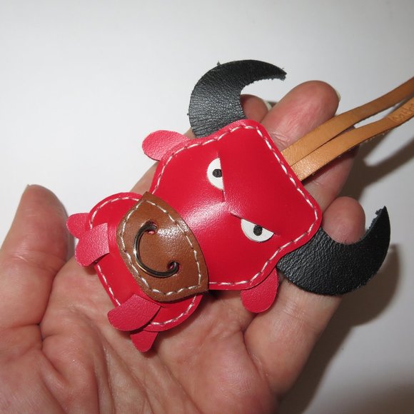Cool Leather Bull Key Ring Key Fob Bag Charm - Picture 3 of 12